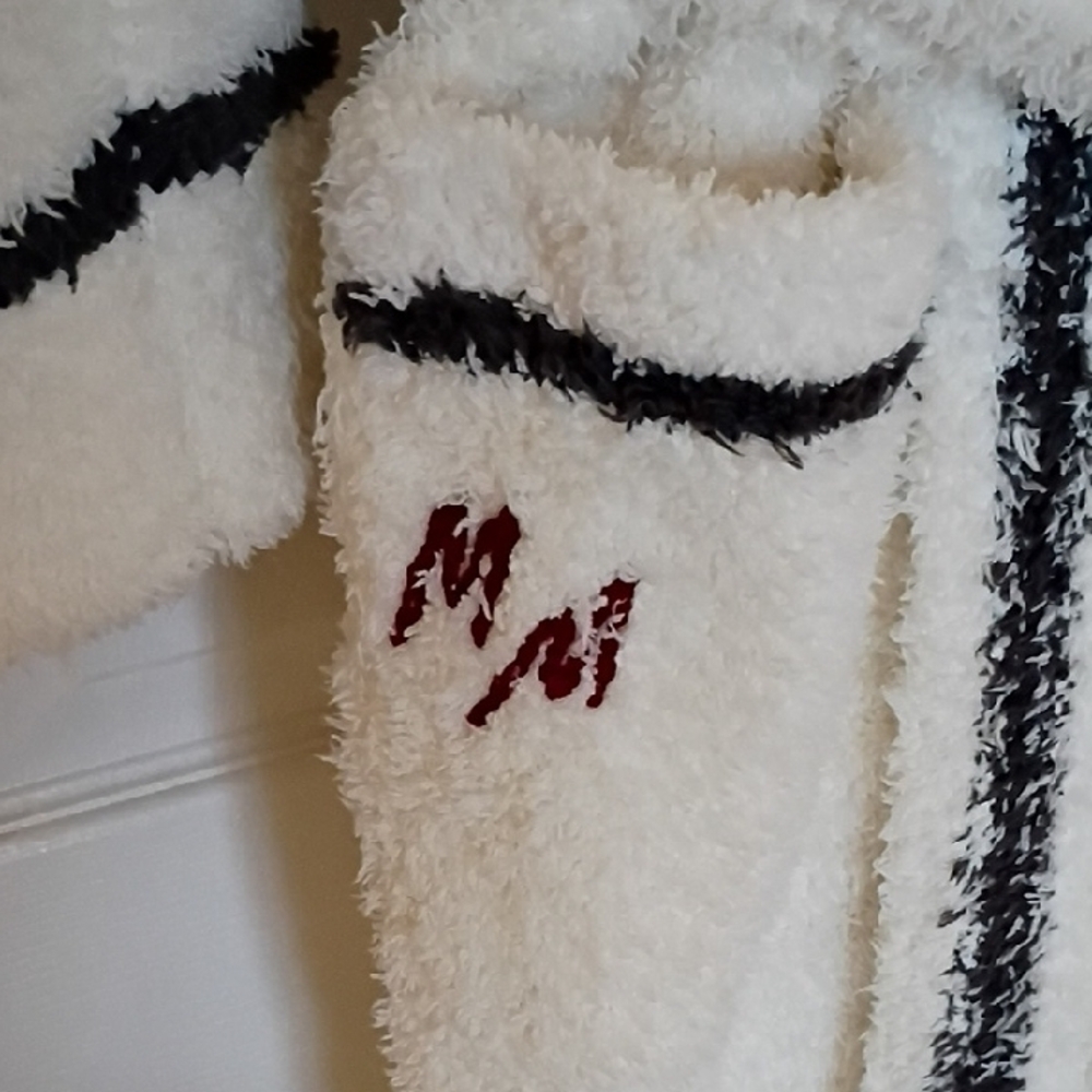 Barefoot Dreams Cream Robe with Black Silhouette - Picture 5 of 10